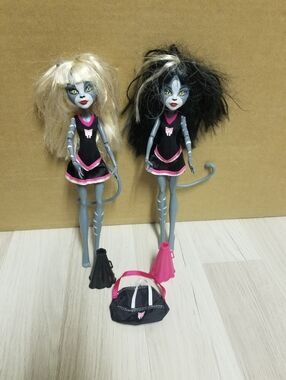 Monster High Fearleading Purrsephone And Meowlody Dolls
